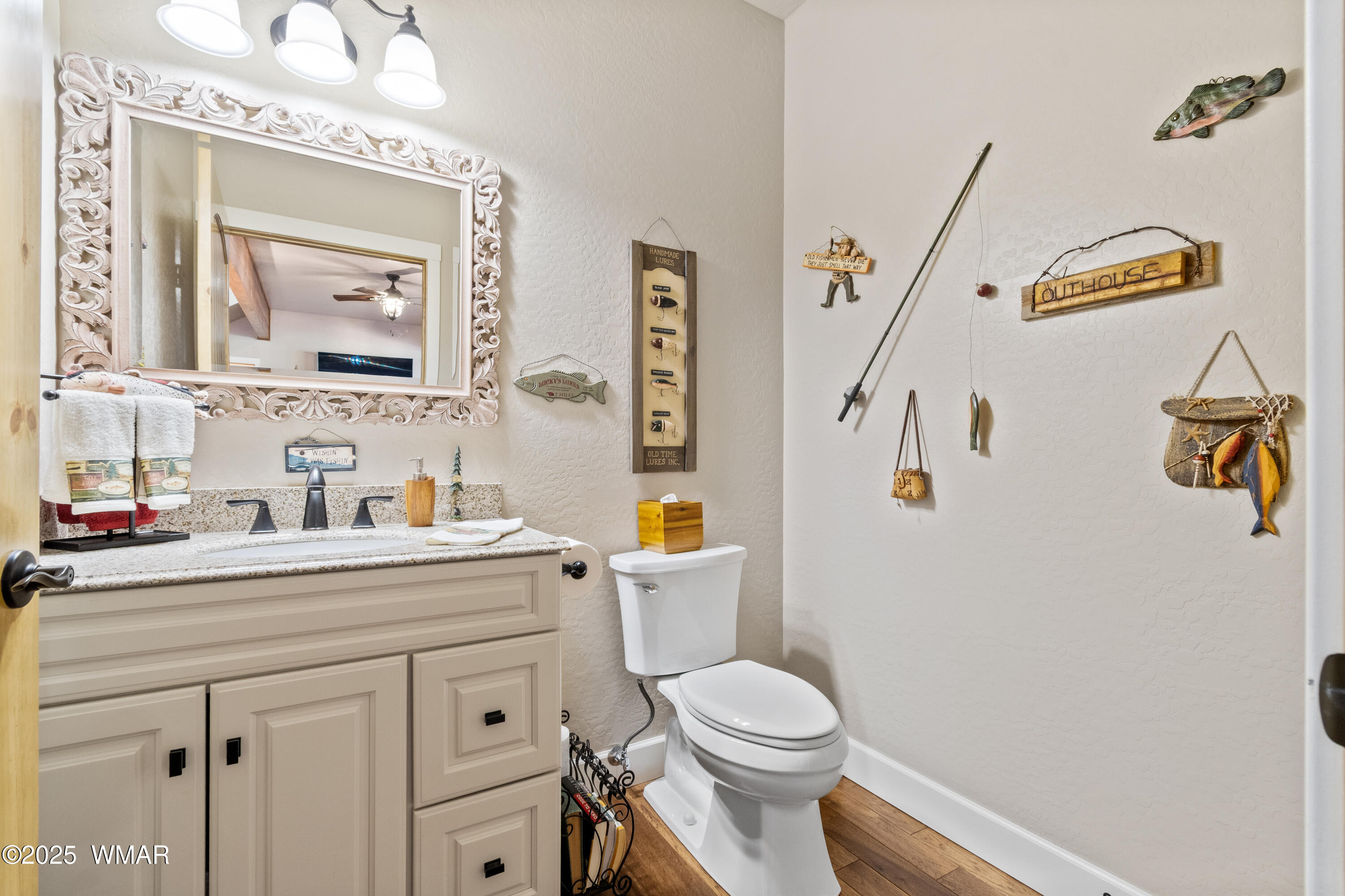 8173 White Oak Road Pinetop, AZ 85935 - Photo 34 of 79 Guest Bathroom