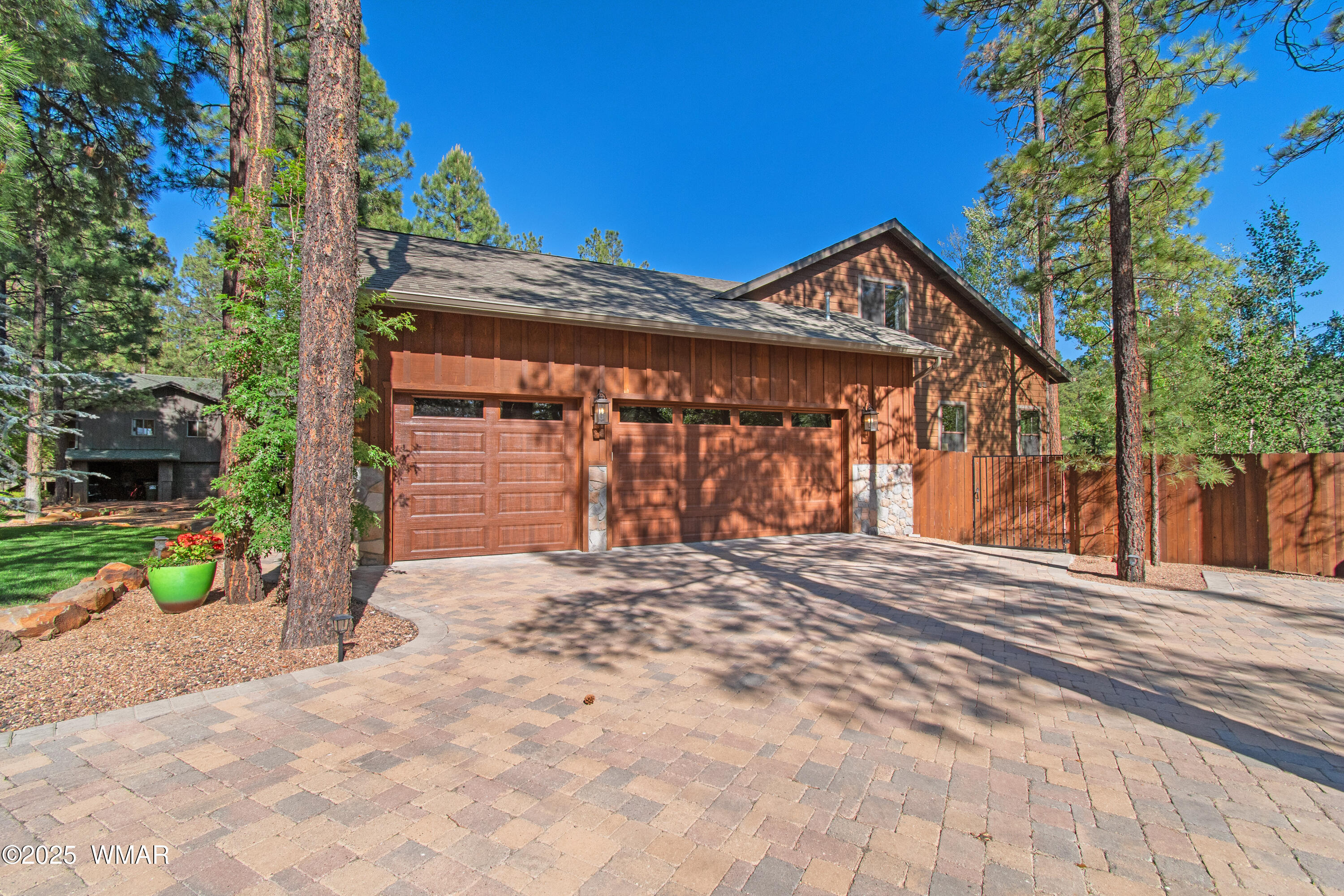 8173 White Oak Road Pinetop, AZ 85935 - Photo 2 of 79 Garage