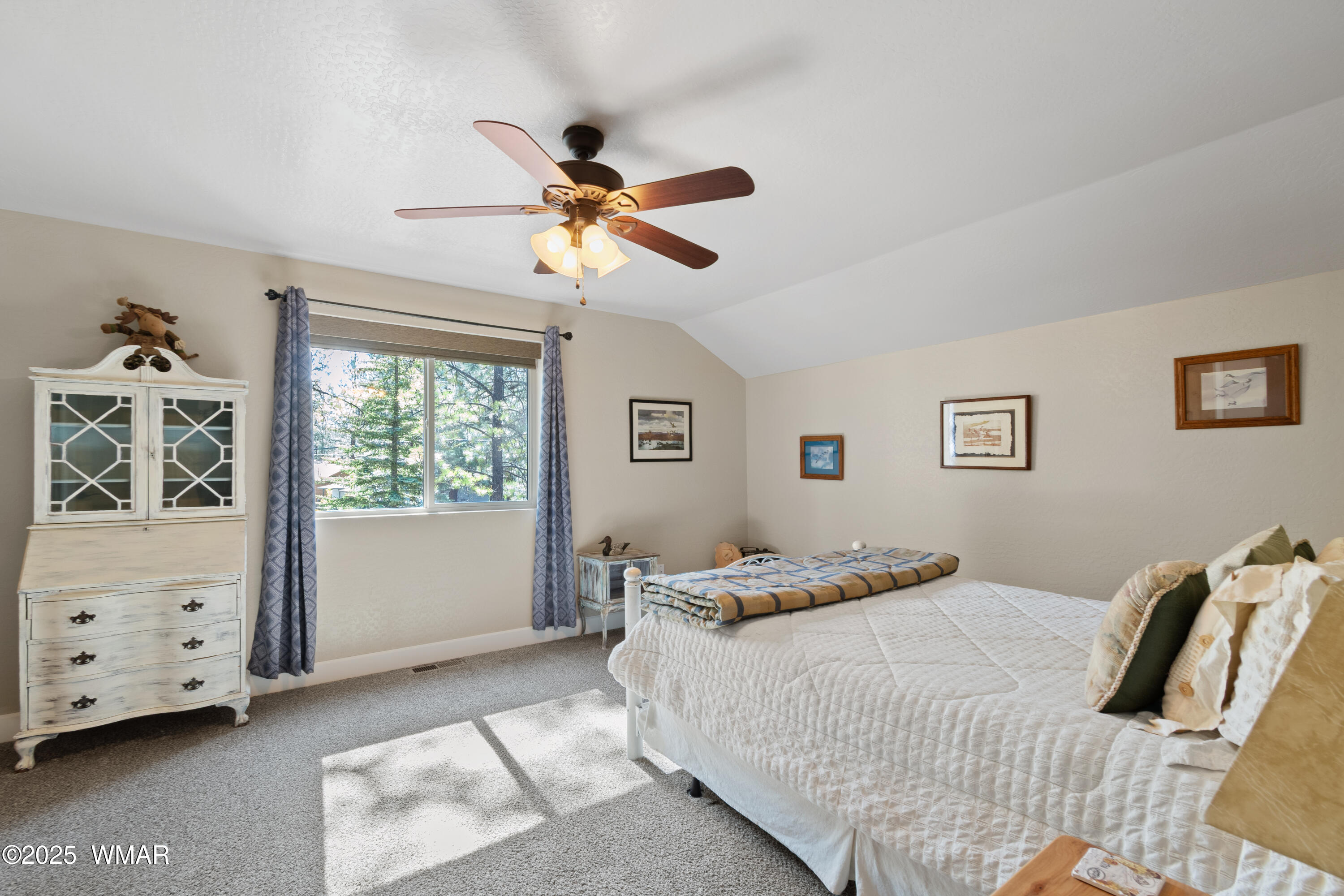8173 White Oak Road Pinetop, AZ 85935 - Photo 43 of 79 Guest Bedroom