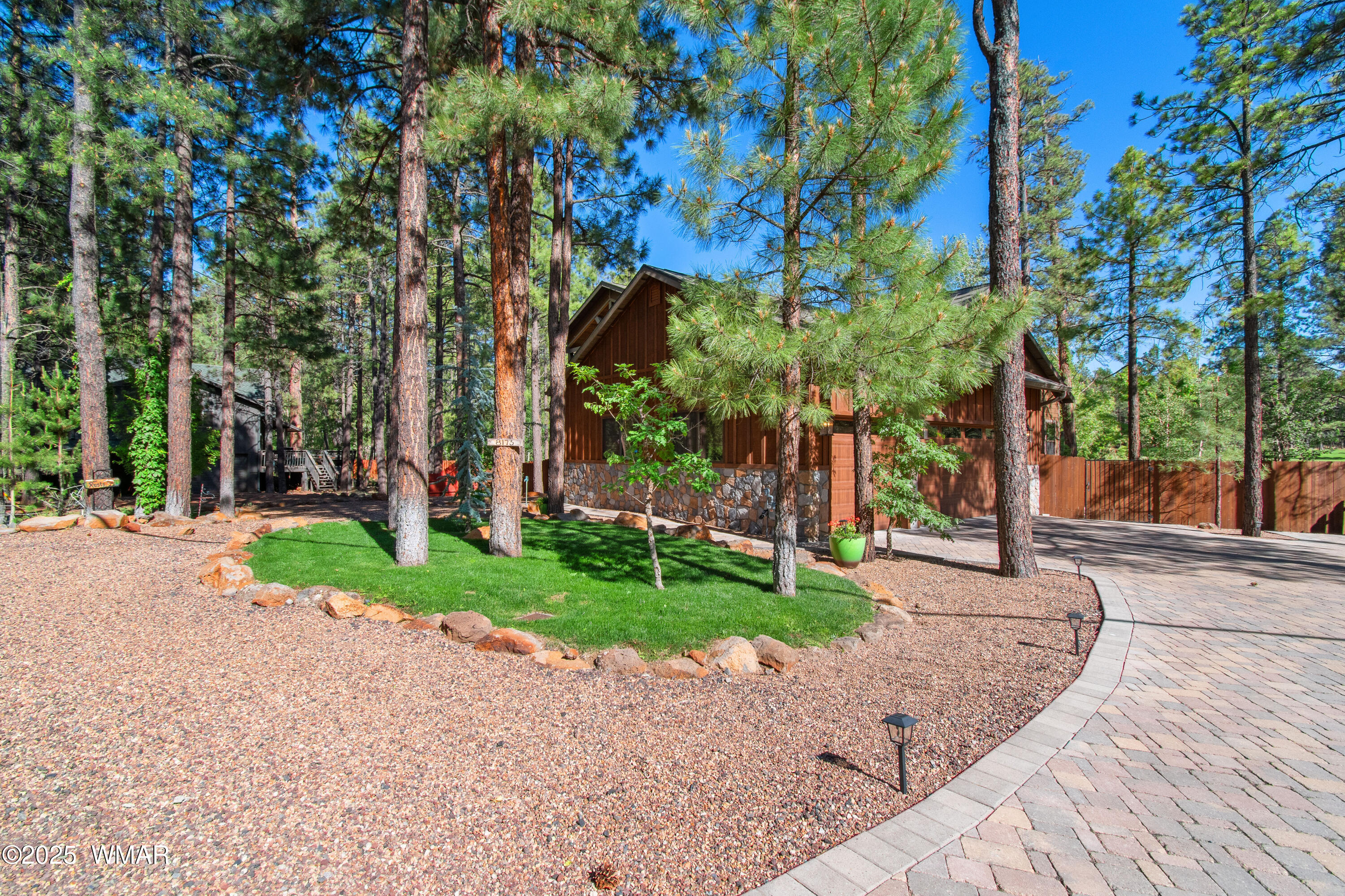 8173 White Oak Road Pinetop, AZ 85935 - Photo 3 of 79 Driveway