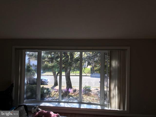 1039 Alpena Road Philadelphia, PA 19115 - Photo 4 of 24