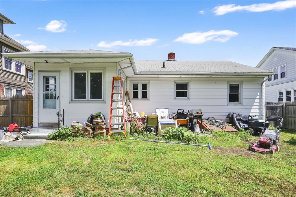 53 Ellerton Street Chicopee, MA 01020 - Photo 30 of 35