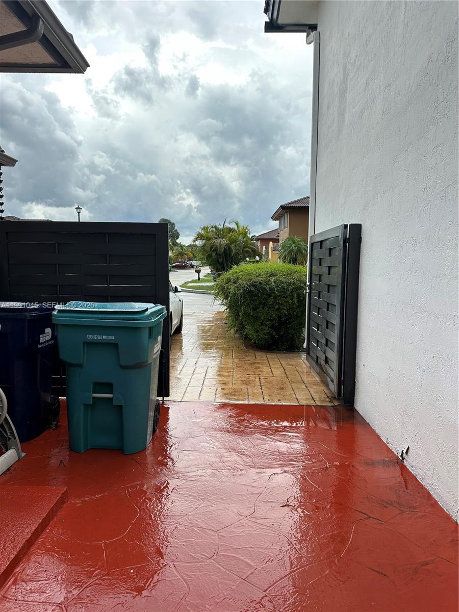 15318 Southwest 41st Terrace Miami, FL 33185 - Photo 27 of 30 a view of outdoor space