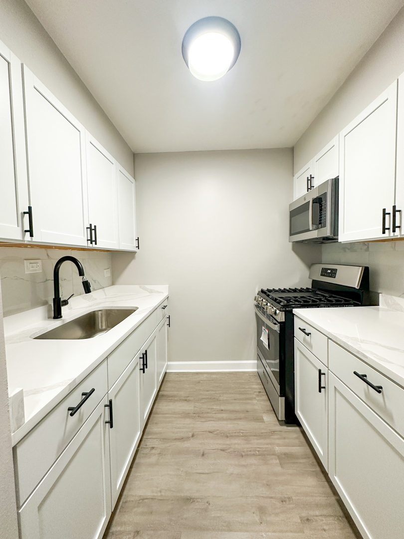 4300 North Keystone Avenue, Unit 2A Chicago, IL 60641 - Photo 3 of 8