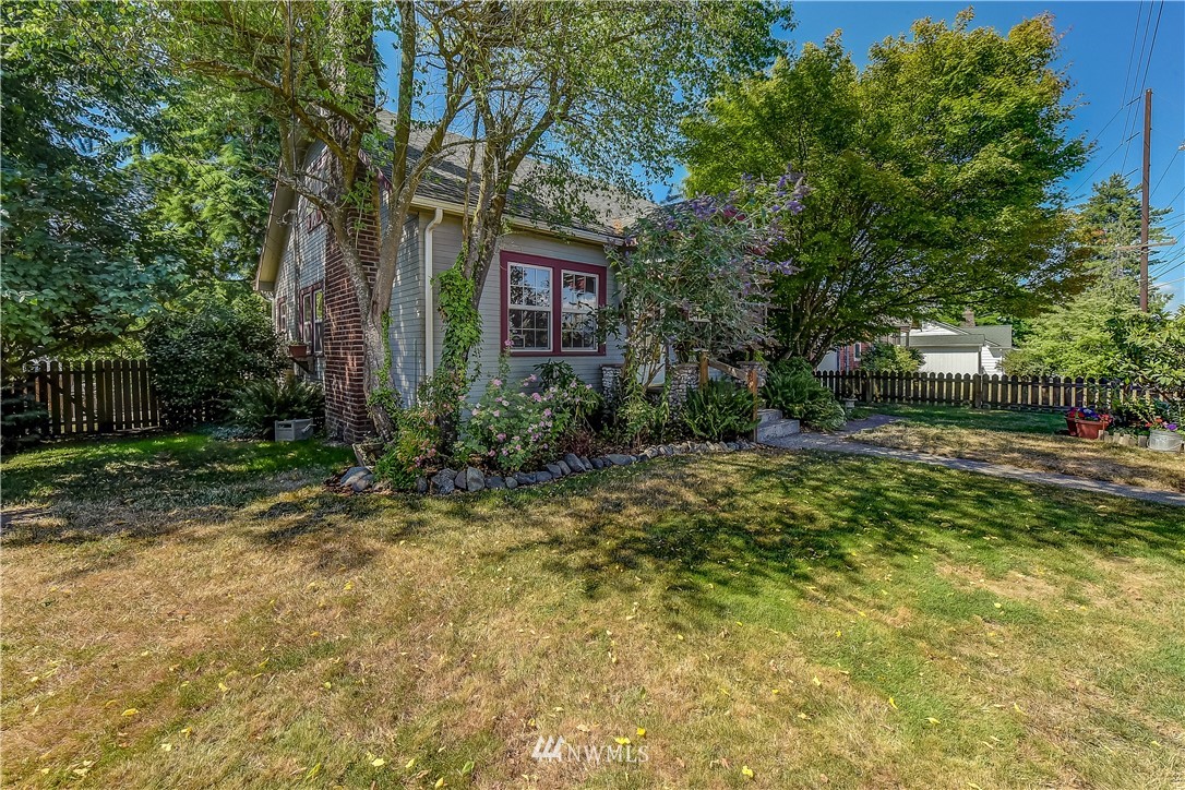 5620 Lowell Road Everett, WA 98203 - Photo 3 of 25