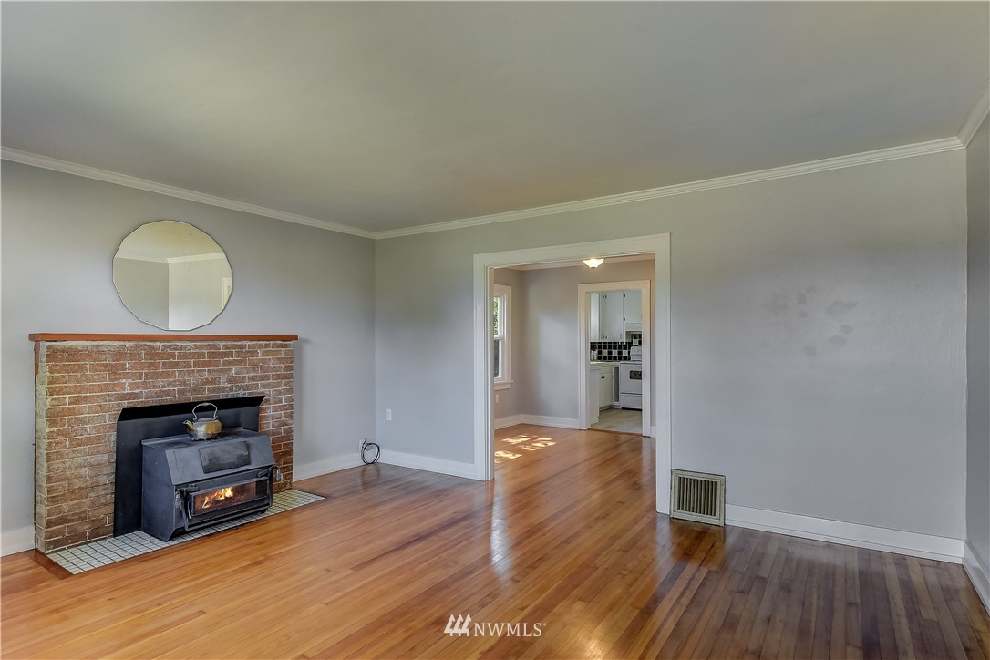 5620 Lowell Road Everett, WA 98203 - Photo 6 of 25