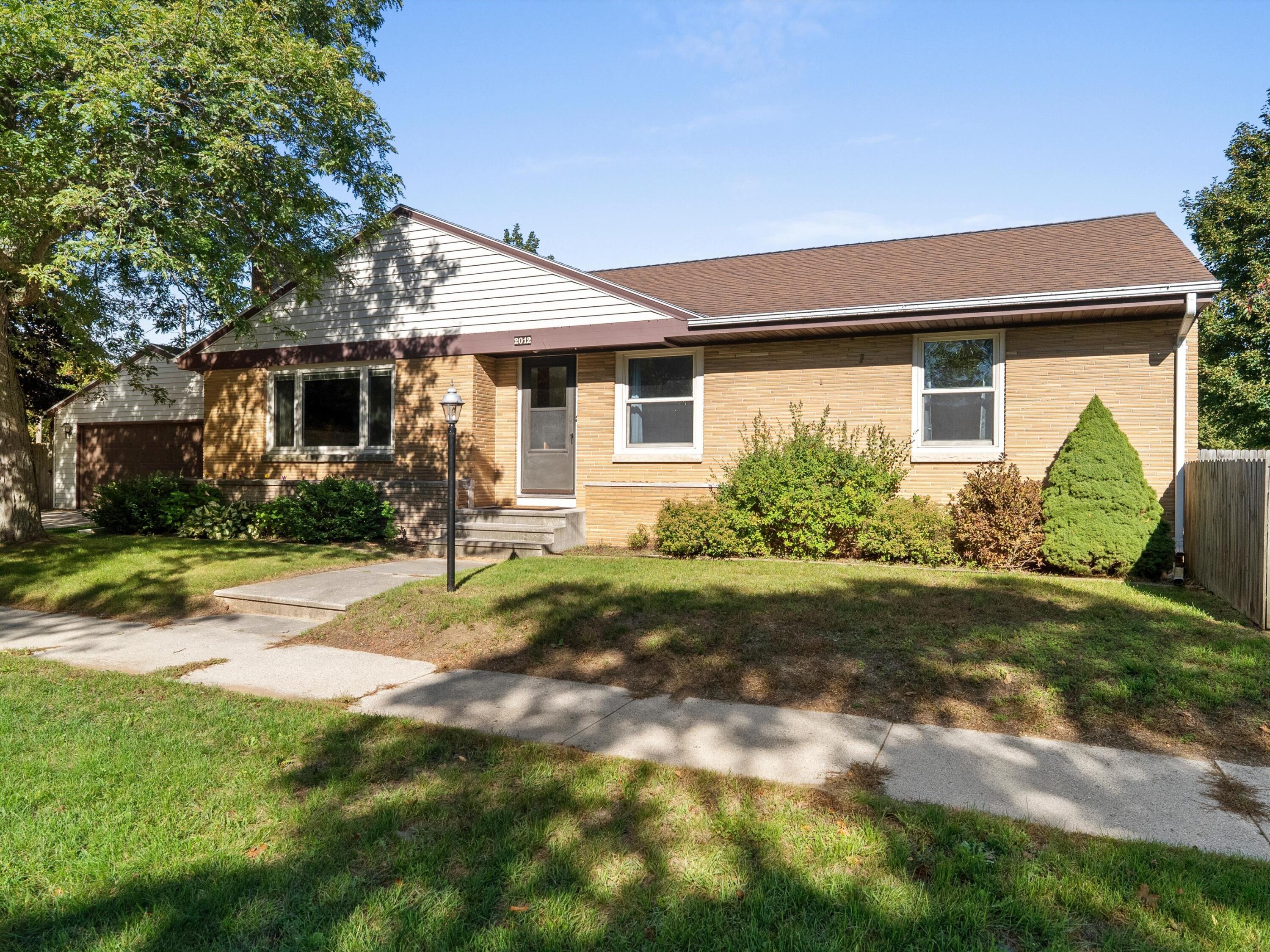 2012 34th Street Two Rivers, WI 54241 - Photo 3 of 39 01-DSC04599