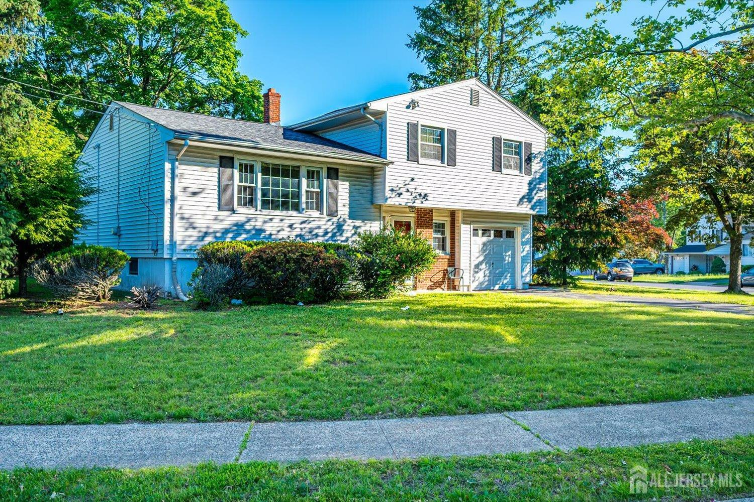 31 Rieder Road Edison, NJ 08817 - Photo 2 of 38