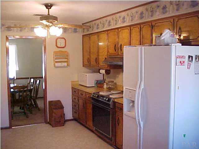 Huge kitchen, Fml dining in background