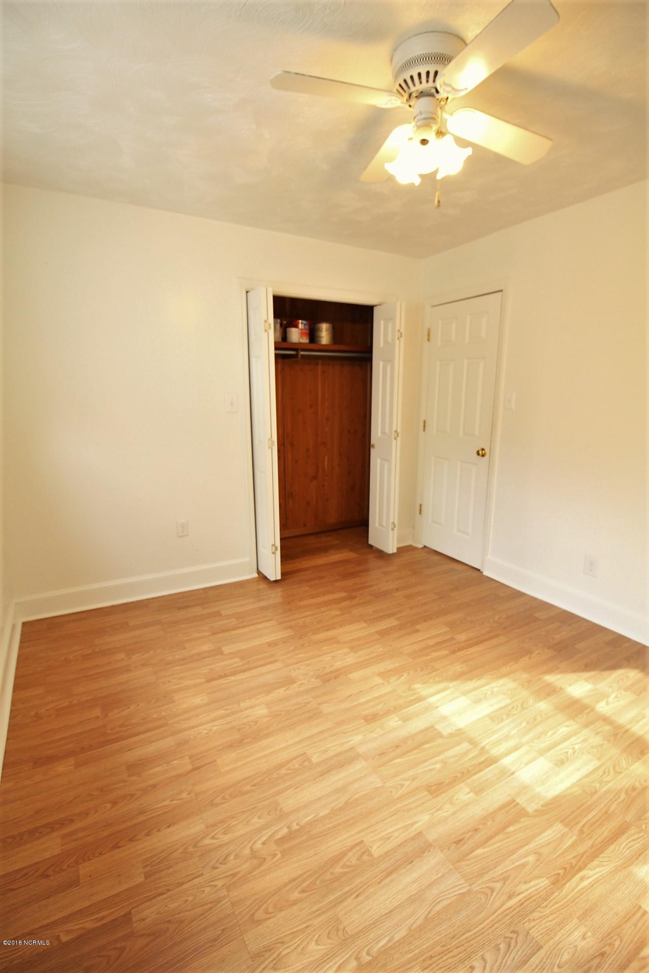 200 Riverside Drive New Bern, NC 28560 - Photo 36 of 64 Bedroom 1