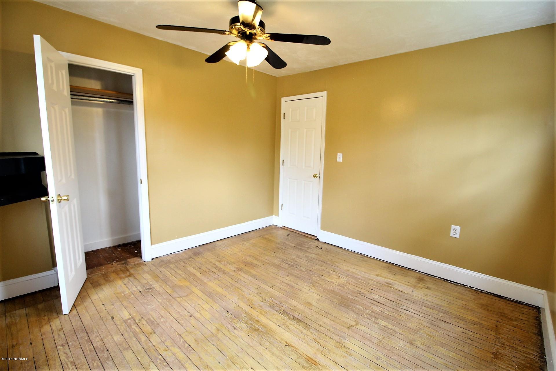 200 Riverside Drive New Bern, NC 28560 - Photo 42 of 64 Bedroom 3