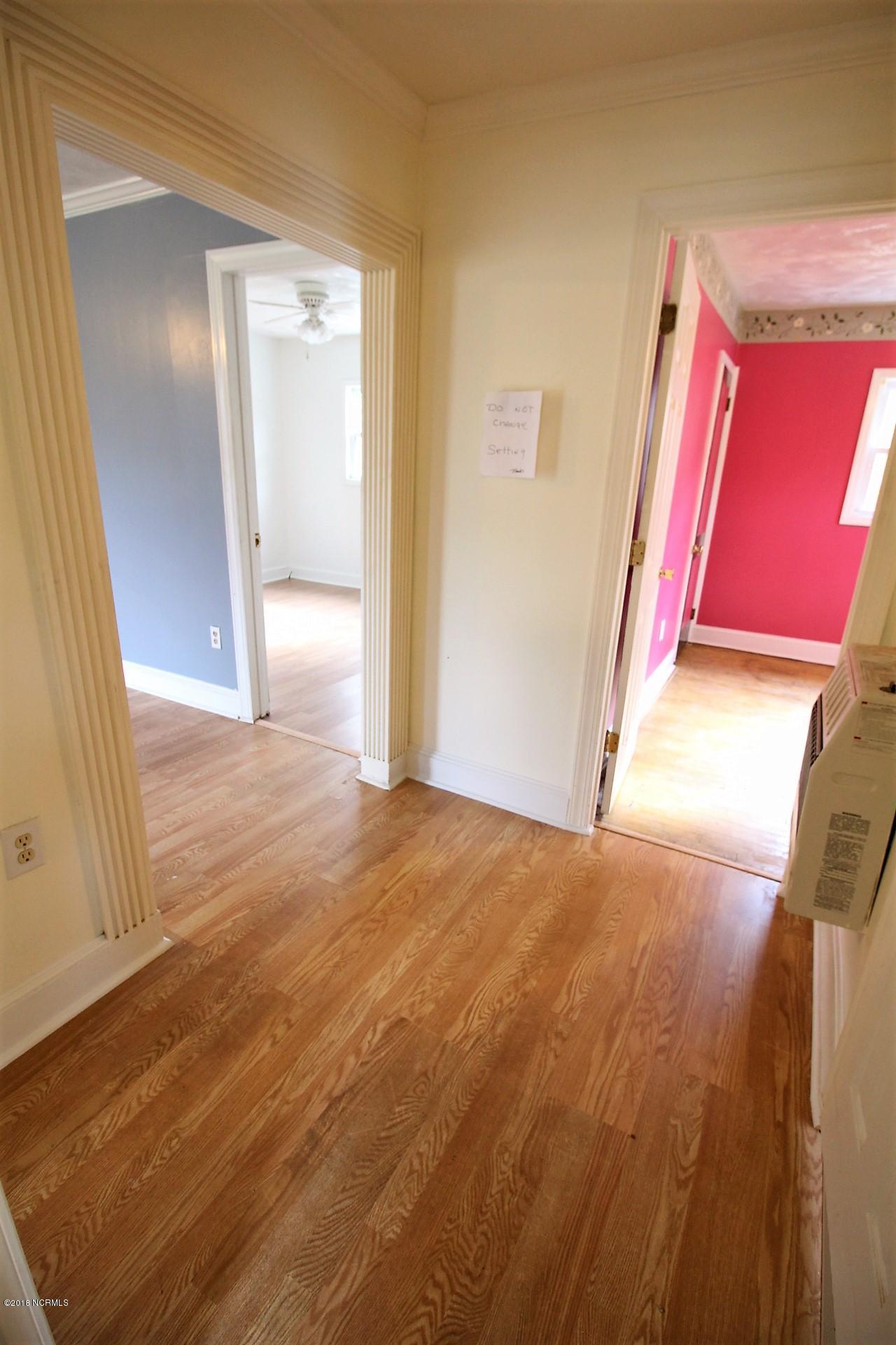 200 Riverside Drive New Bern, NC 28560 - Photo 43 of 64 Hallway to Bedrooms