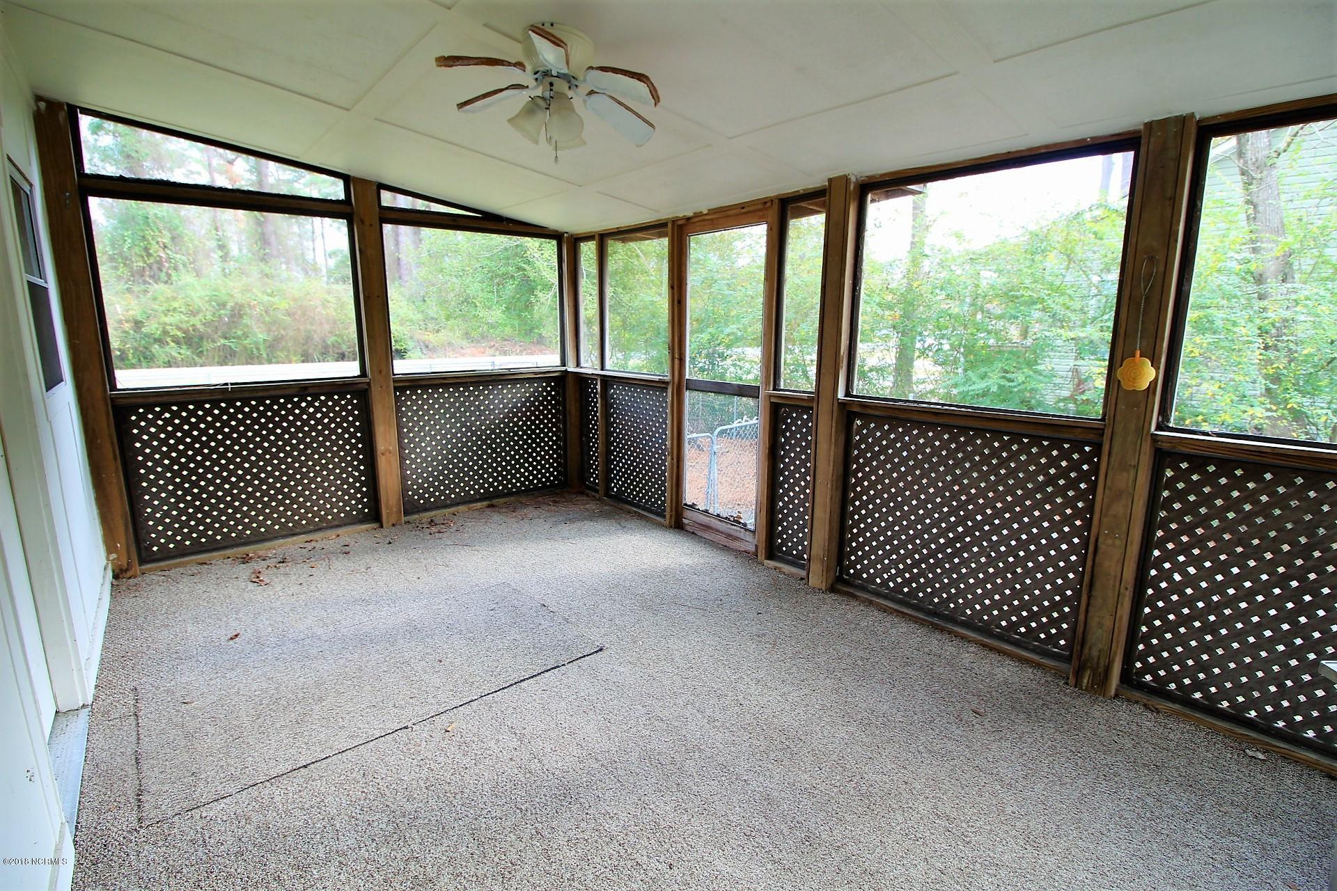 200 Riverside Drive New Bern, NC 28560 - Photo 52 of 64 Enjoy sitting outside without the worries of mosquitos!!!!
