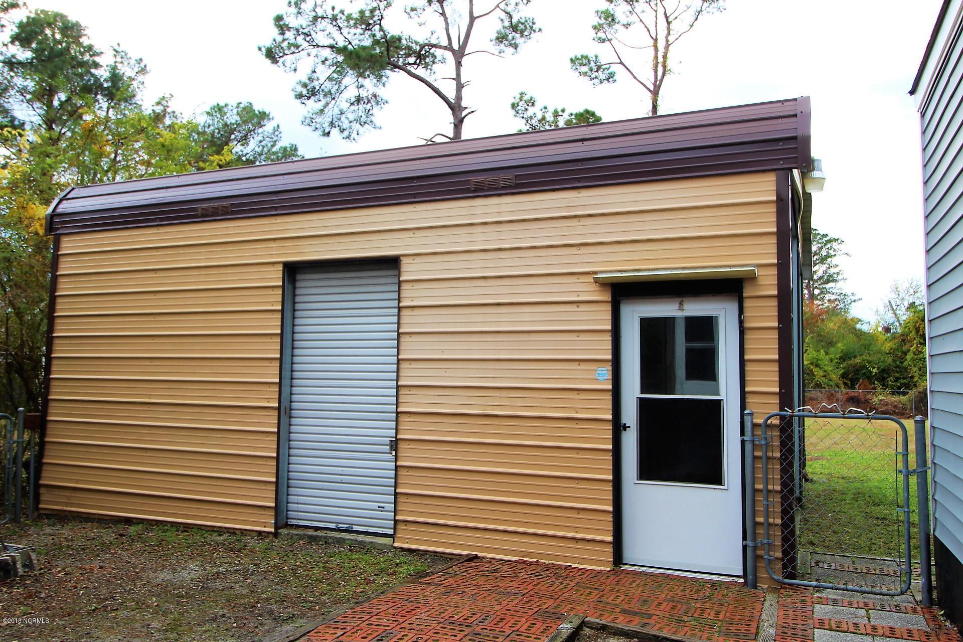 200 Riverside Drive New Bern, NC 28560 - Photo 55 of 64 Detached workshop/garage
