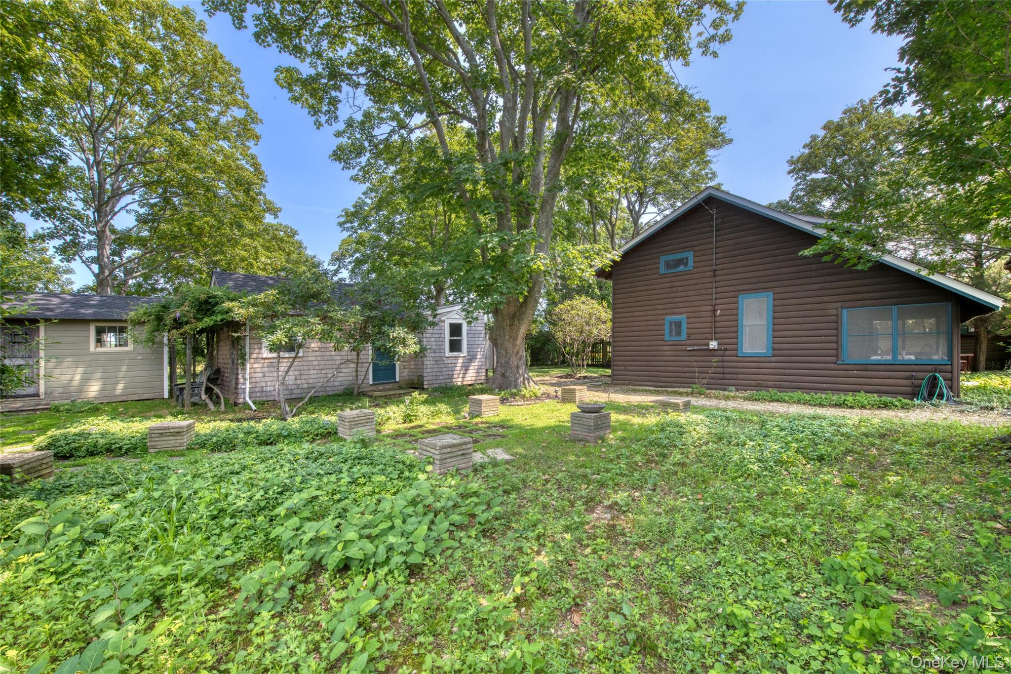 44 Sound Road Greenport, NY 11944 - Photo 4 of 13 Cottage plus two accessory structures