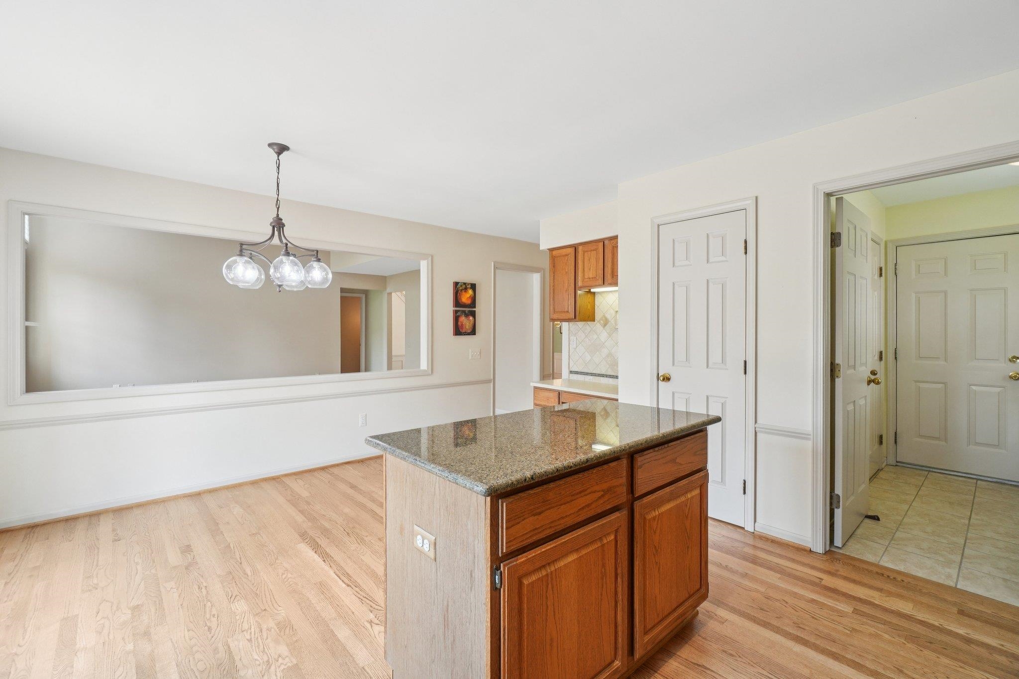 1678 Hillcrest Drive Rochester, MI 48306 - Photo 12 of 50 50213236-937d32db-1f71-440f-a0c3-b30a46f0d798.JPG