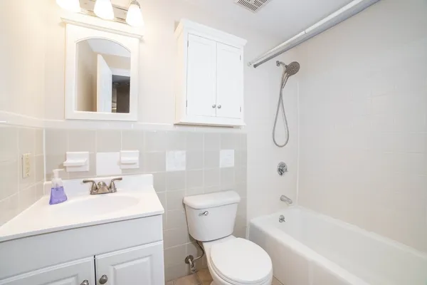 $1,875 | 13 Summer Street, Unit 5, Westborough, MA 01581