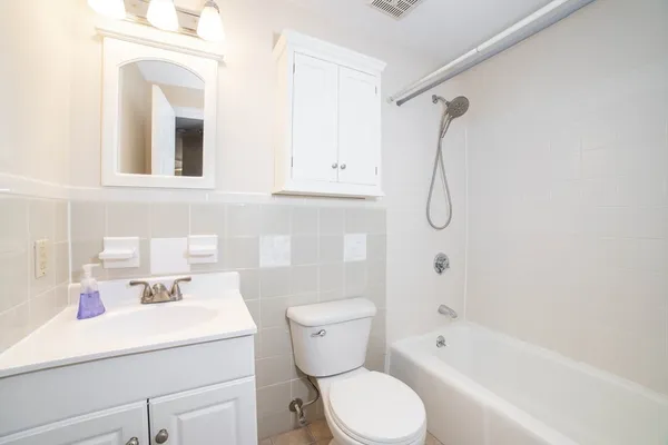 $1,875 | 13 Summer Street, Unit 5, Westborough, MA 01581