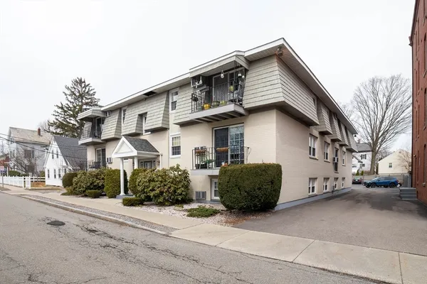 $1,875 | 13 Summer Street, Unit 5, Westborough, MA 01581