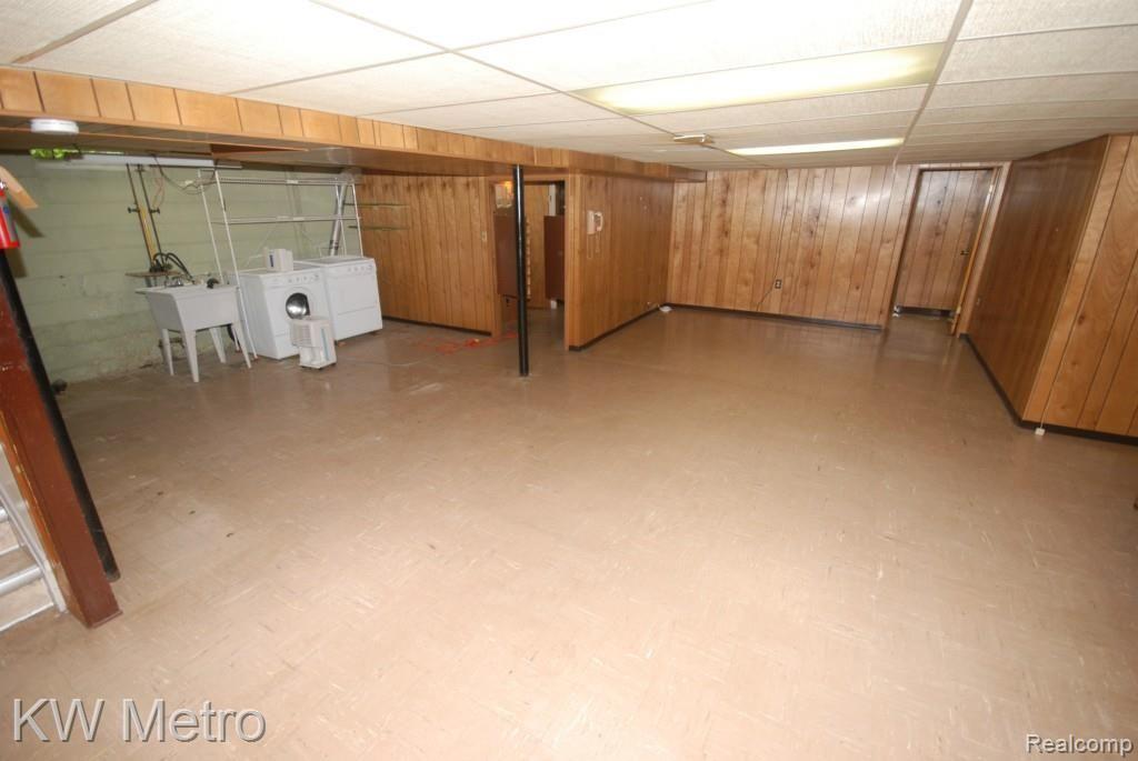 19301 Stephens Road Eastpointe, MI 48021 - Photo 19 of 38 DSC_0046.jpg