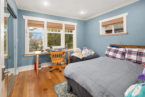 $1,385,000 | 6016 44th Avenue Southwest, Seattle, WA 98136