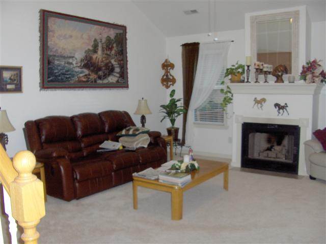 204 Sheffield Road Greer, SC 29651 - Photo 3 of 15