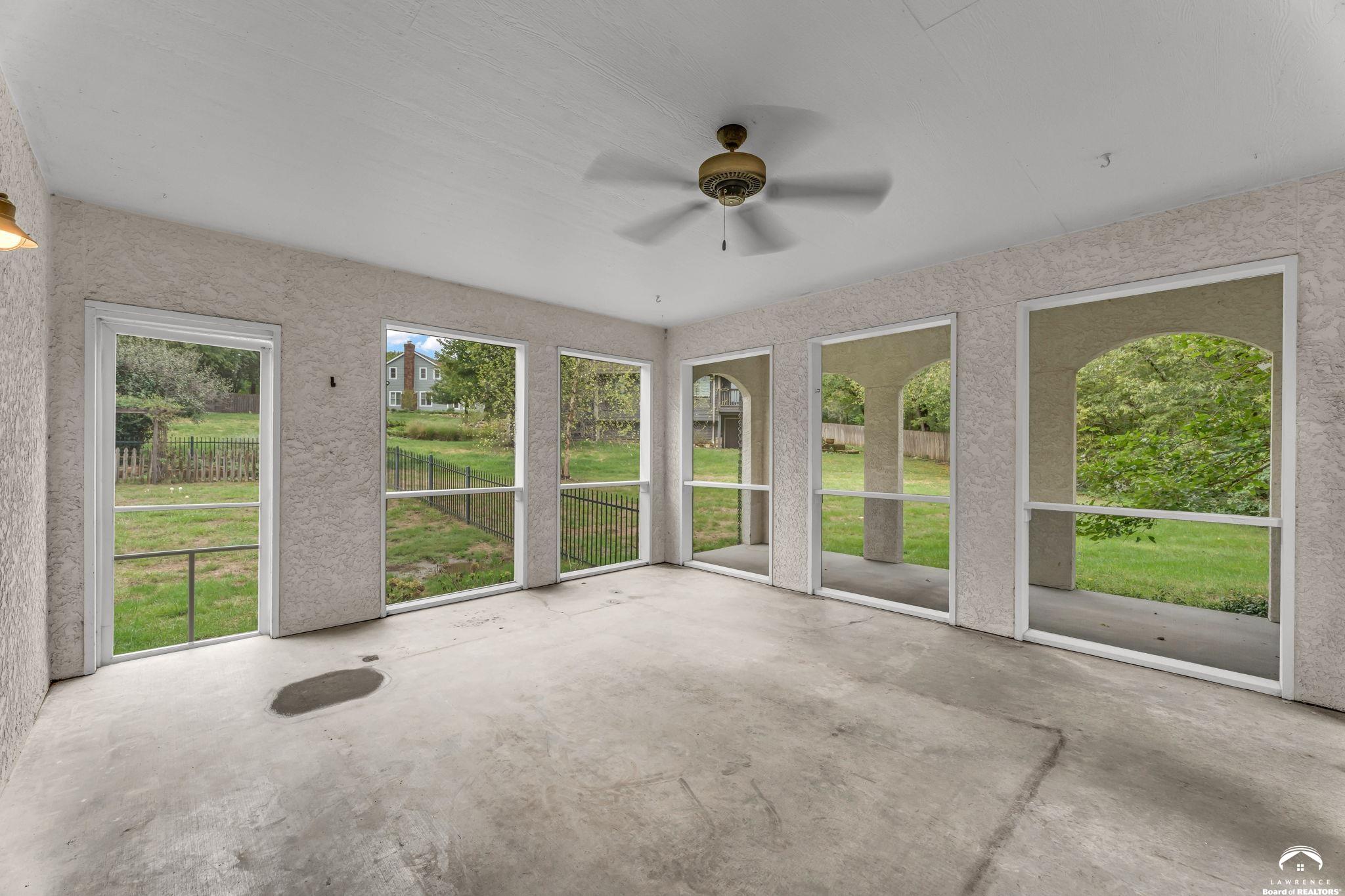 2812 Stratford Road Lawrence, KS 66049 - Photo 23 of 59 Gallery Image 23
