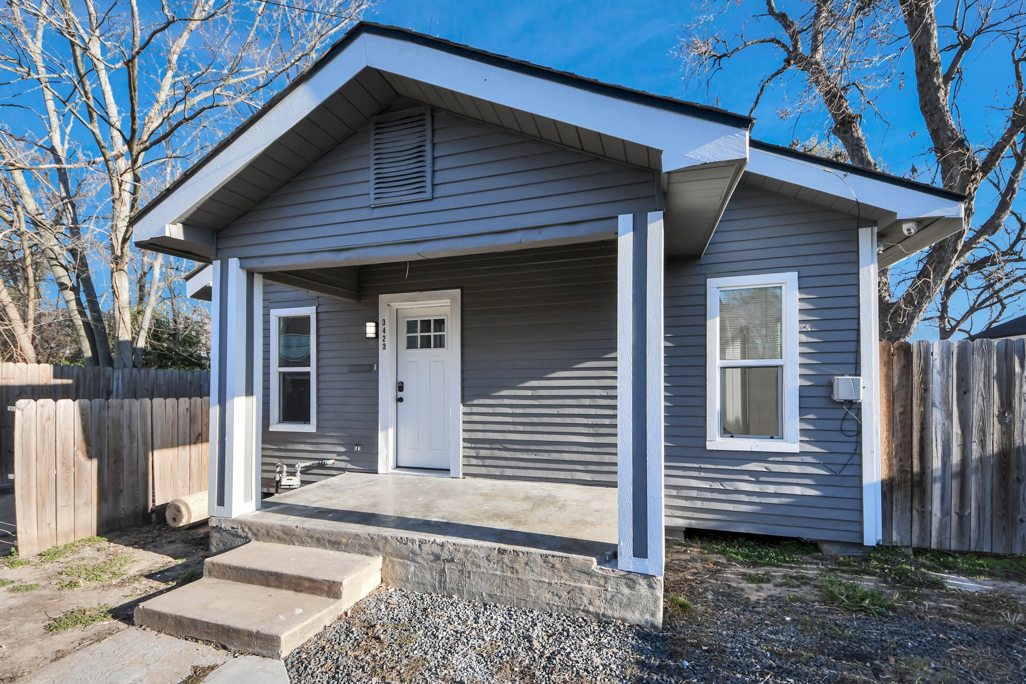 3423 Beulah Street Houston, TX 77004 - Photo 2 of 36 a front view of a house with a fence