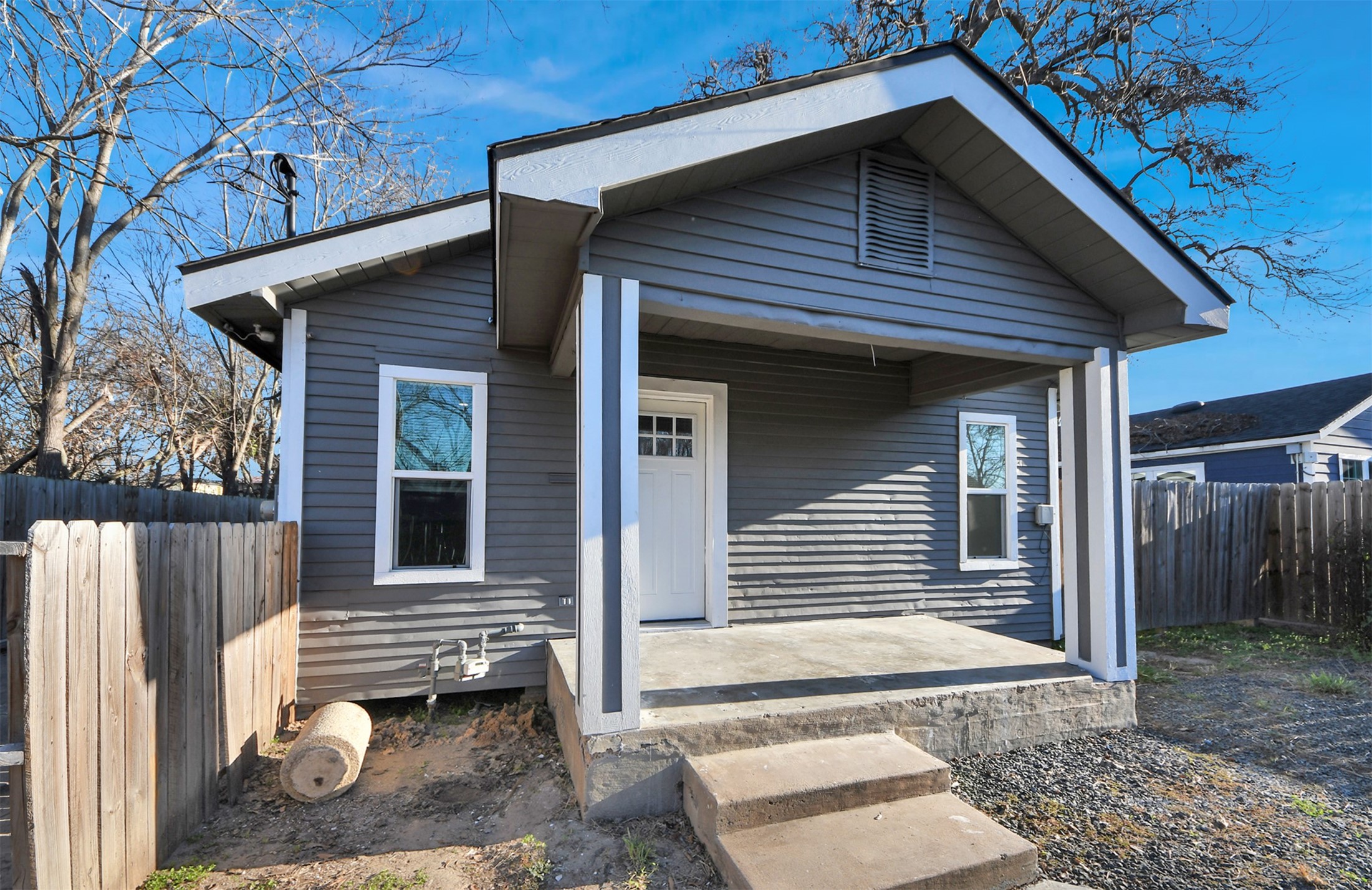 3423 Beulah Street Houston, TX 77004 - Photo 3 of 36 a view of a house with a yard