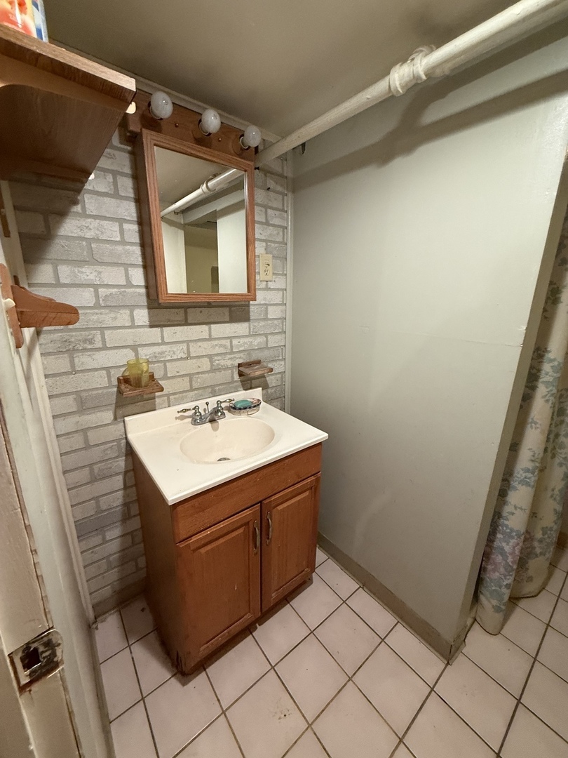 1310 North Monitor Avenue Chicago, IL 60651 - Photo 12 of 16