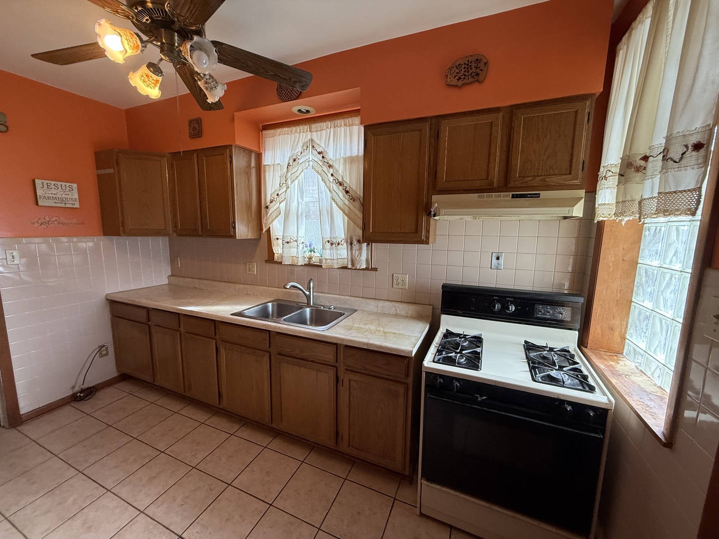 1310 North Monitor Avenue Chicago, IL 60651 - Photo 6 of 16