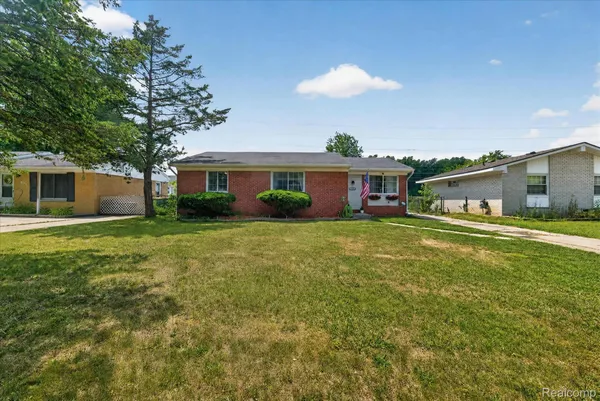 $199,900 | 10660 Jackson Street, Belleville, MI 48111