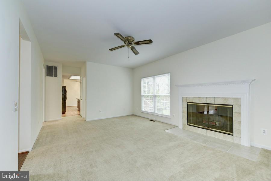 8540 Yoder Street Manassas, VA 20110 - Photo 11 of 30 Family Room