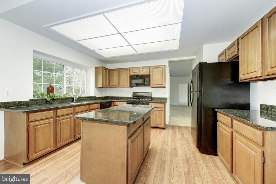 8540 Yoder Street Manassas, VA 20110 - Photo 14 of 30 Kitchen