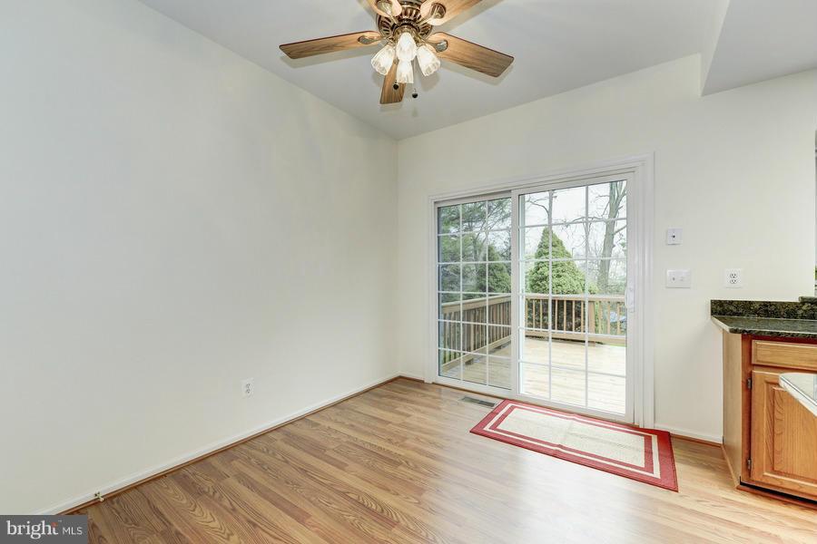 8540 Yoder Street Manassas, VA 20110 - Photo 17 of 30 Kitchen