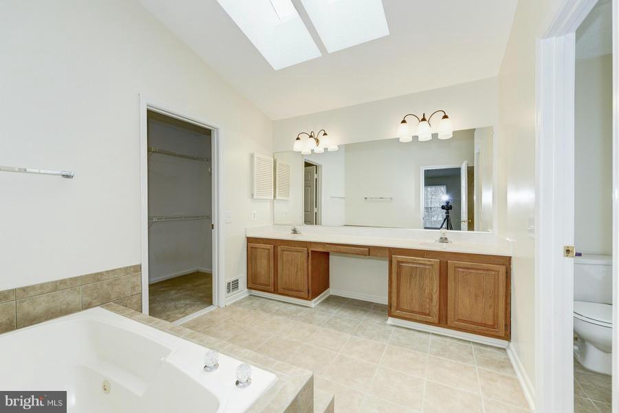 8540 Yoder Street Manassas, VA 20110 - Photo 24 of 30 Bath (Master)