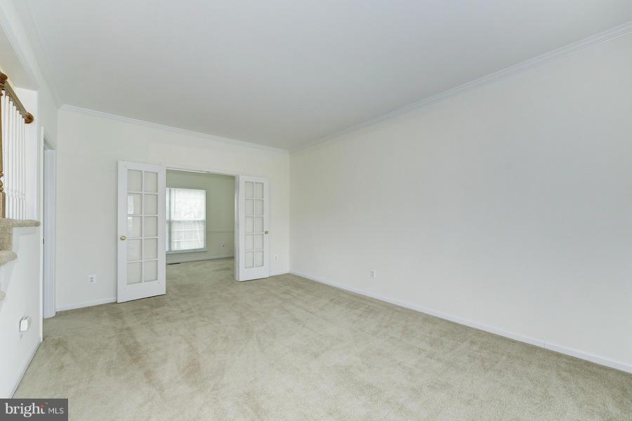 8540 Yoder Street Manassas, VA 20110 - Photo 9 of 30 Living Room