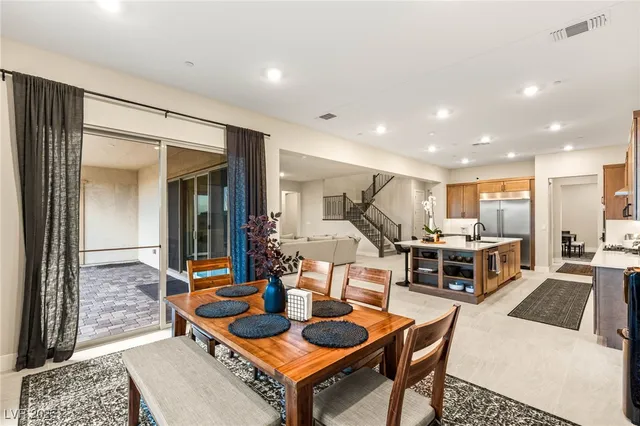 $1,950,000 | 230 Cactus Sunrise Street, Las Vegas, NV 89138