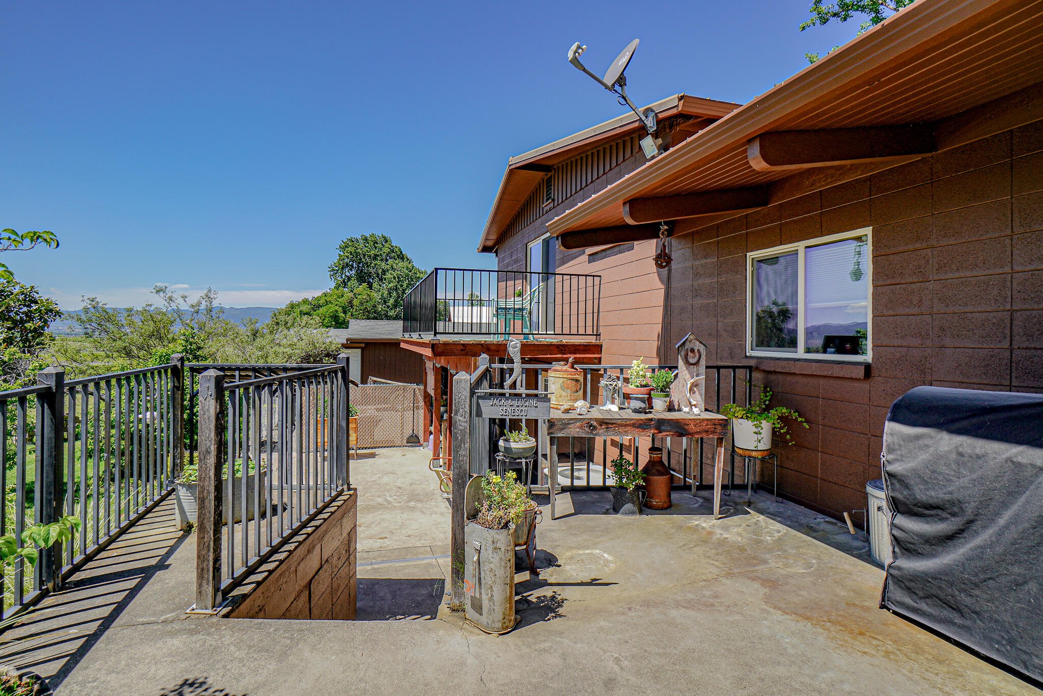 2798 Coker Butte Road Medford, OR 97504 - Photo 22 of 30 33