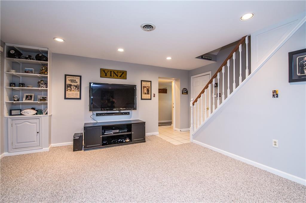 212 Constance Drive McKees Rocks, PA 15136 - Photo 11 of 24