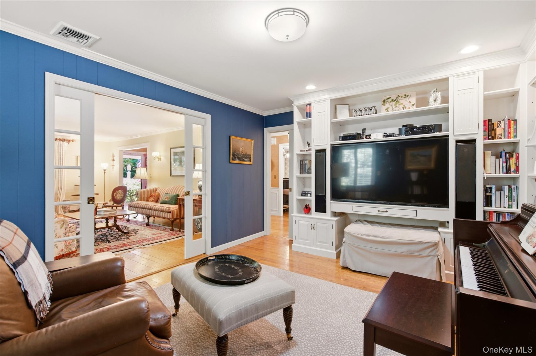 7 Private Road Huntington, NY 11743 - Photo 10 of 49 Gallery Image 10