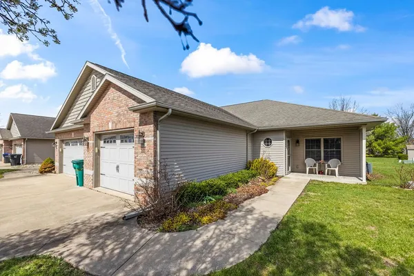 $160,000 | 1354 Kays Court, Mount Zion, IL 62549
