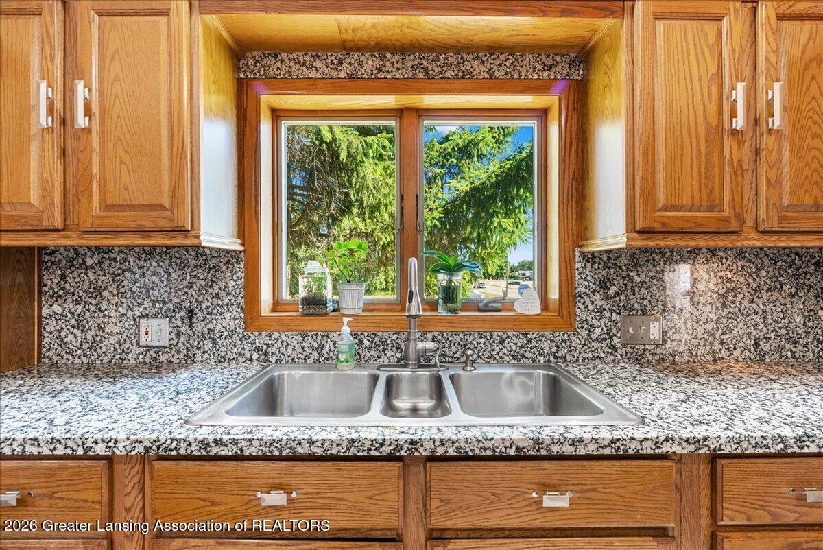 1300 South Canal Road Lansing, MI 48917 - Photo 9 of 53 15-Media Jett -34