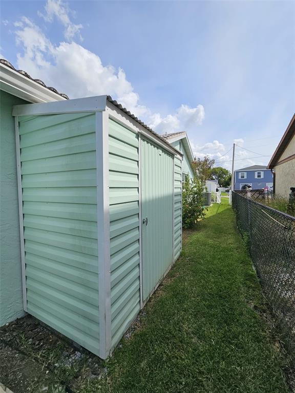 7313 Hatteras Drive Hudson, FL 34667 - Photo 30 of 33 a view of a backyard