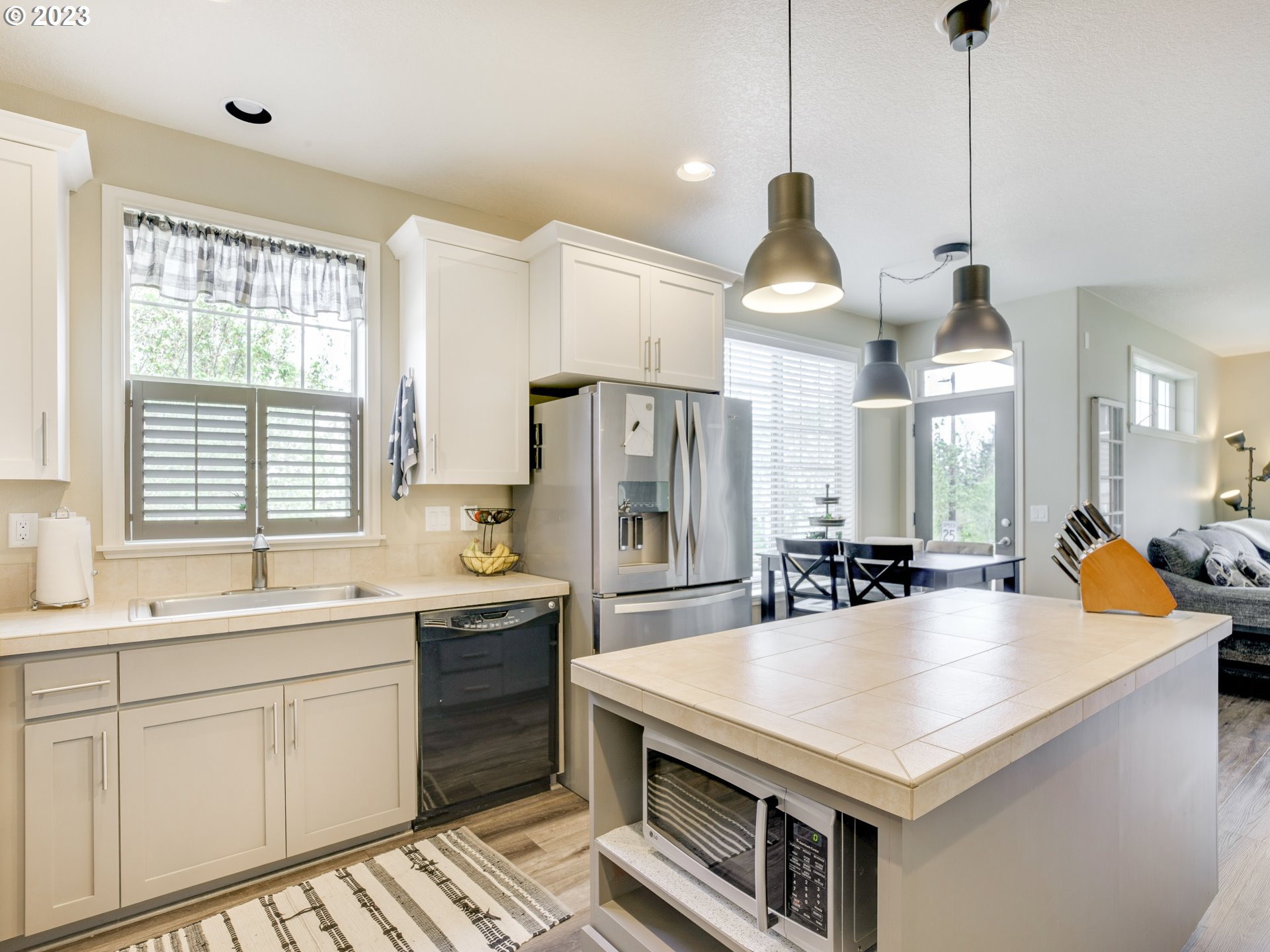 14330 Southwest Alpine Crest Way Portland, OR 97224 - Photo 6 of 45 Gallery Image 6