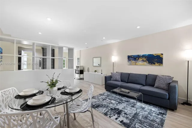 $1,950 | 1241 14th Street, Unit 4, Miami Beach, FL 33139