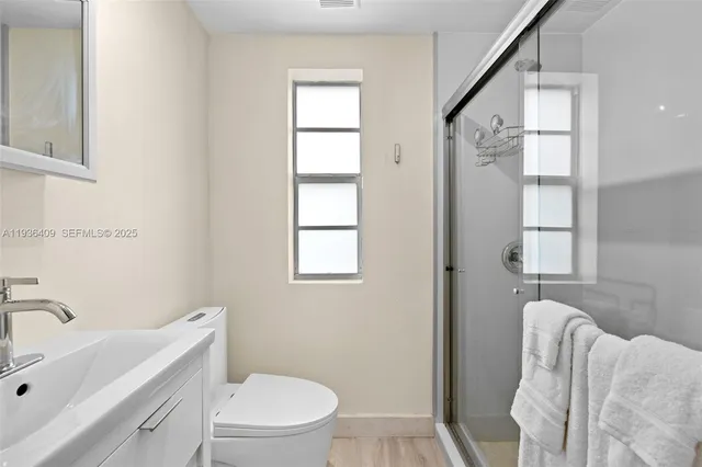 $1,950 | 1241 14th Street, Unit 4, Miami Beach, FL 33139