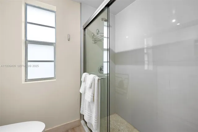 $1,950 | 1241 14th Street, Unit 4, Miami Beach, FL 33139