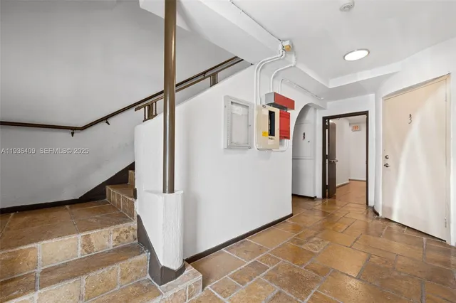 $1,950 | 1241 14th Street, Unit 4, Miami Beach, FL 33139