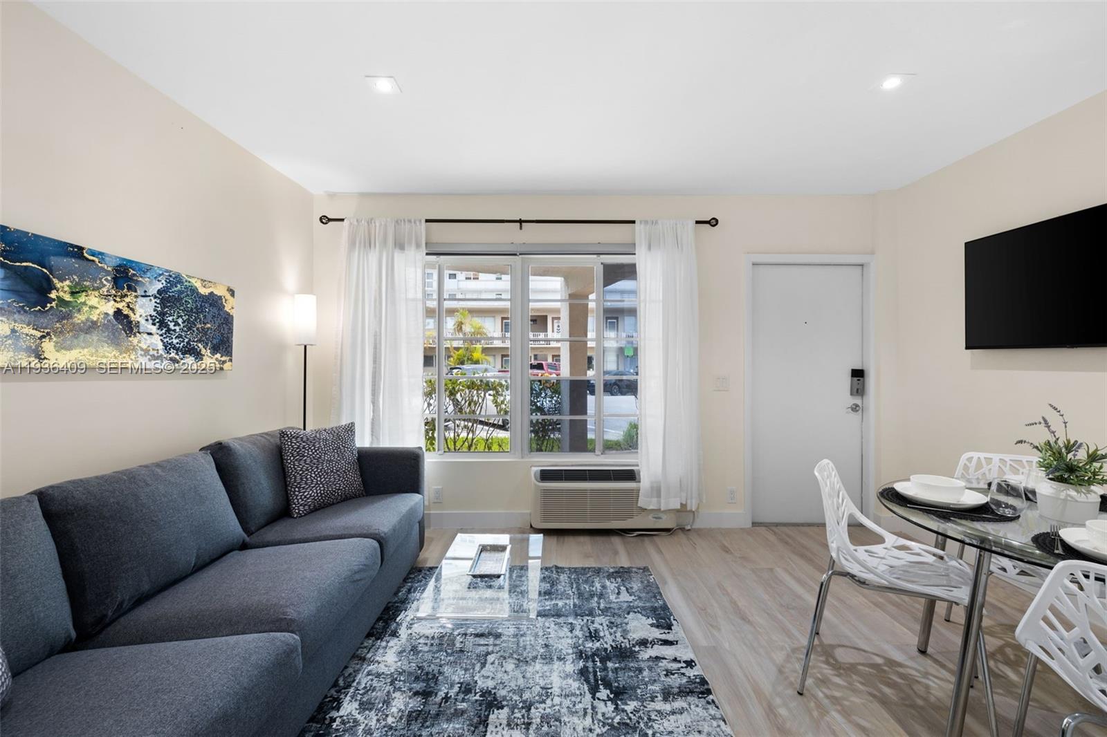 1241 14th Street, Unit 4 Miami Beach, FL 33139 - Photo 5 of 28